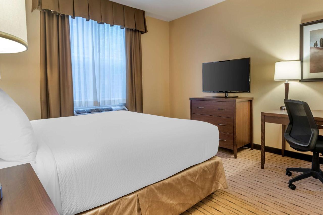 Best Western Plus, Bathurst Hotel & Suites Ngoại thất bức ảnh