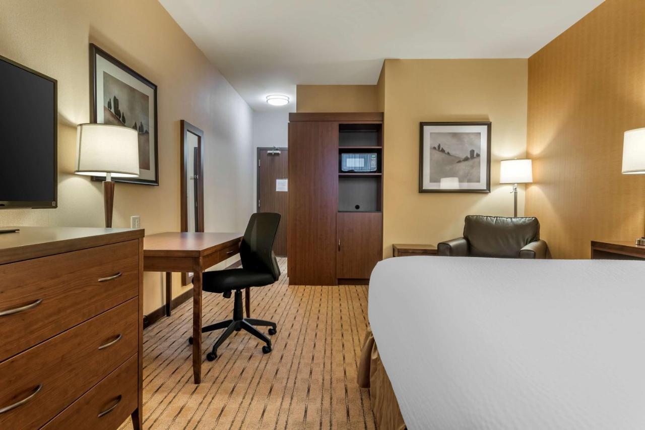 Best Western Plus, Bathurst Hotel & Suites Ngoại thất bức ảnh